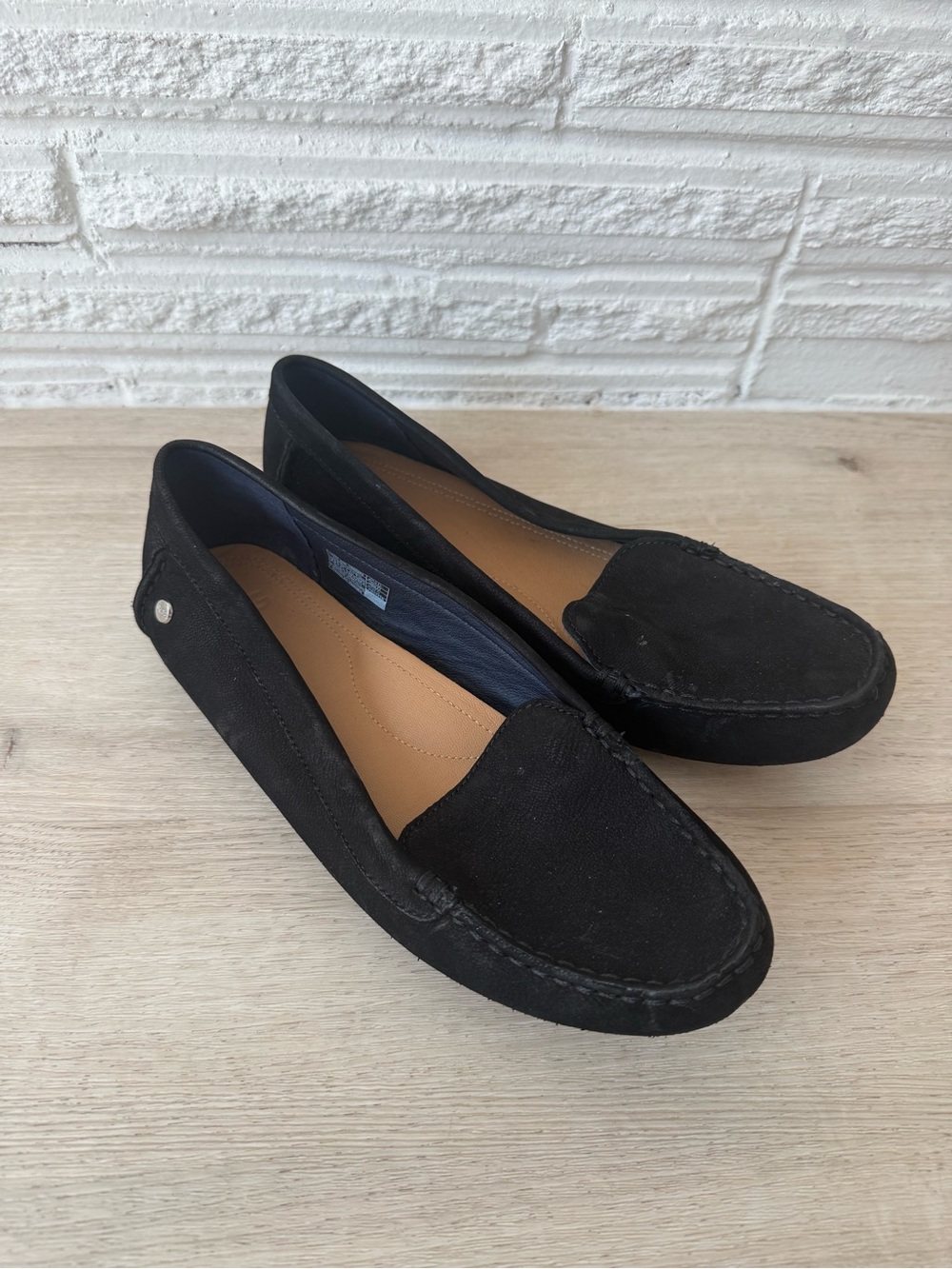 UGG Milana driving moccasin loafers black suede size 8.5
